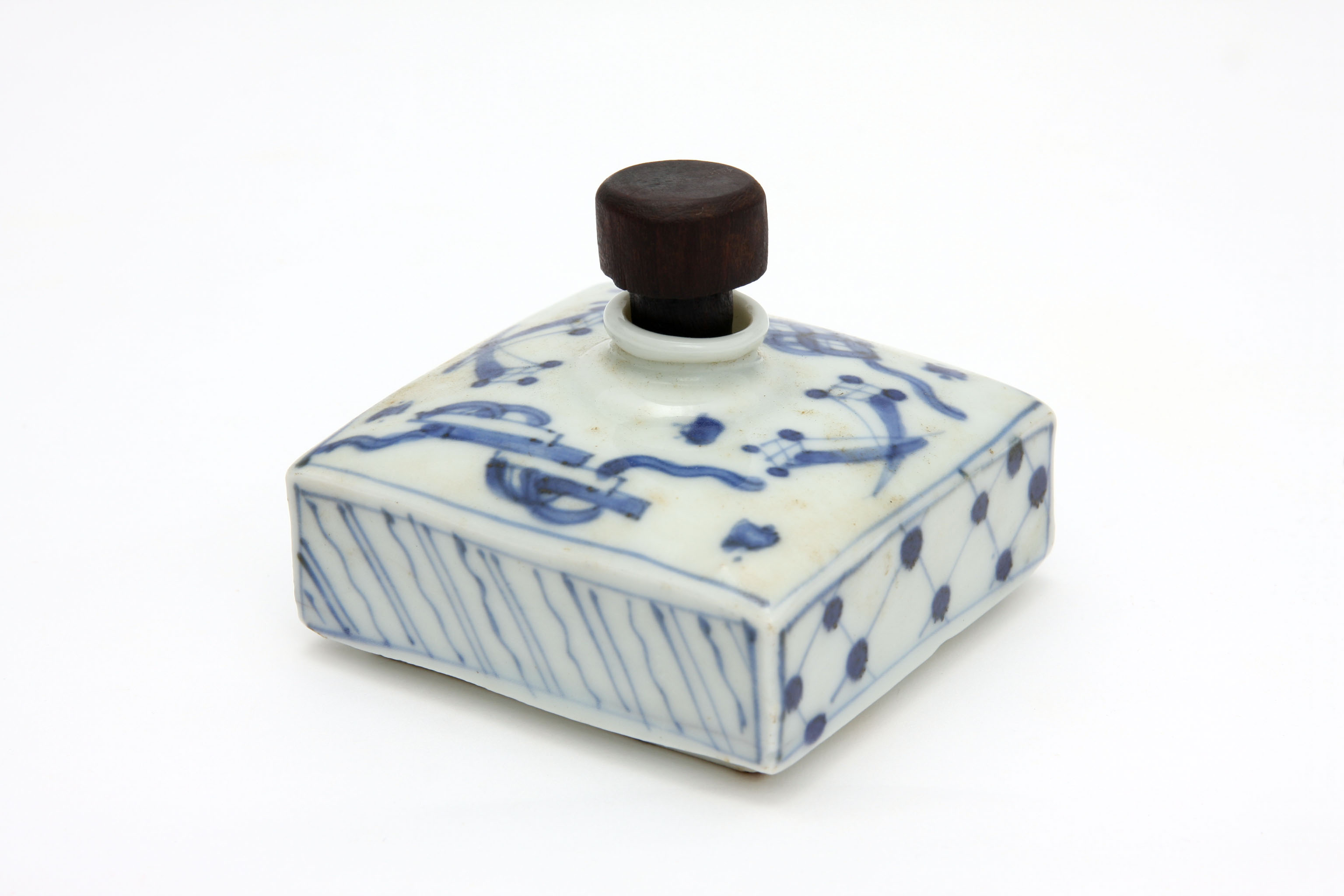 染付油壺の画像